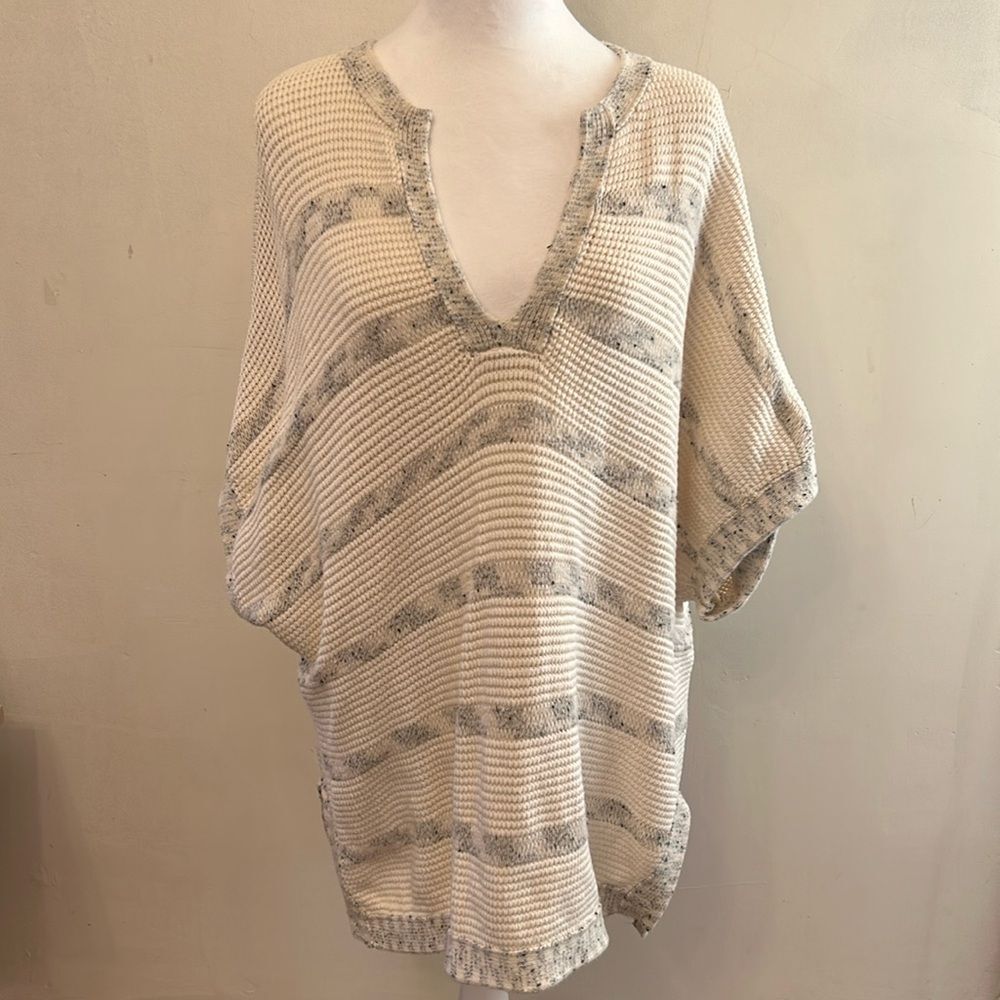 Vince cream gray textured short sleeve oversized sweater Size XS/S EUC